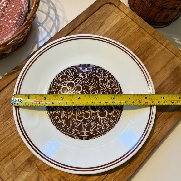 S/2 Corelle brown Batik plates - Picture 7 of 7